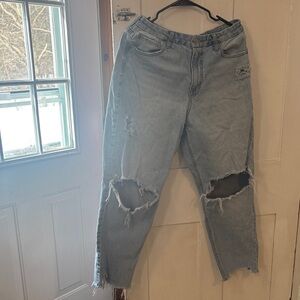 American Eagle Outfitters Light Blue Curvy Mom Jeans- SIZE 12 Regular